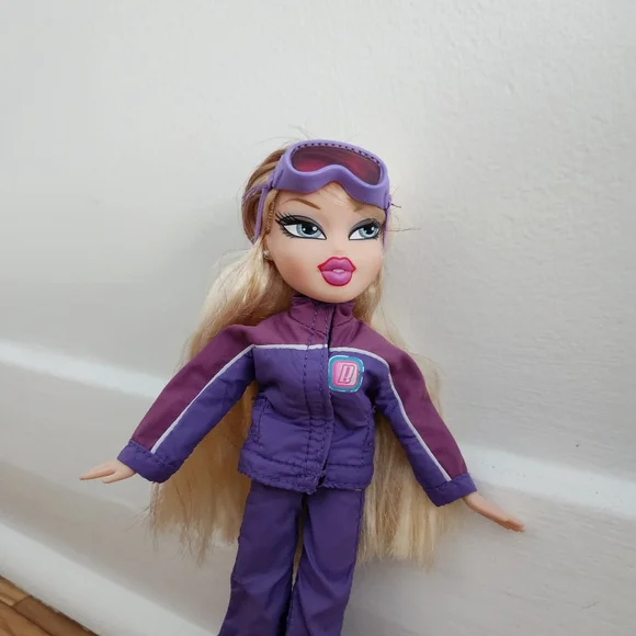 Bratz Play Sport Snowboarding Lillee - Picture 5 of 10